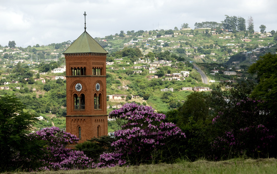 Der Kirchturm des Klosters Mariannhill in Afrika